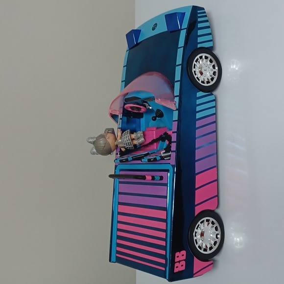L.O.L SURPRISE Dance Dance Dance car, pool, and dance floor. 3-in-1 - Picture 1 of 8